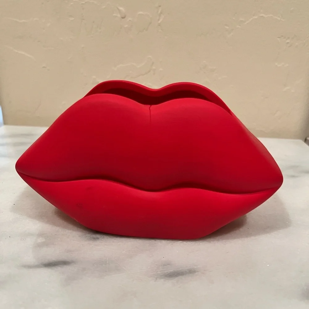 Red Lip-Shaped ceramic dish